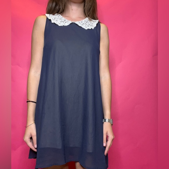 Dress with collar - Picture 1 of 4